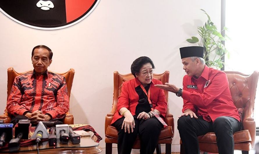 Sekjen PDIP membantah isu bahwa Megawati dan Jokowi tidak menjalin komunikasi.