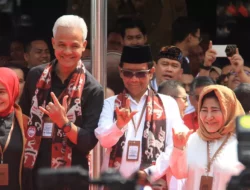 Gibran menerima tawaran menjadi calon Wakil Presiden Prabowo Subianto, Ganjar Pranowo-Mahfud MD memberikan ucapan selamat.