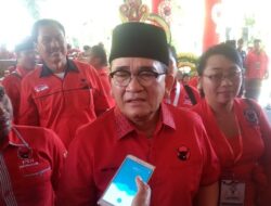 Ruhut Sitompul Memohon Jokowi Berpihak ke Ganjar-Mahfud: Aku Pendukung Setiamu Memohon!