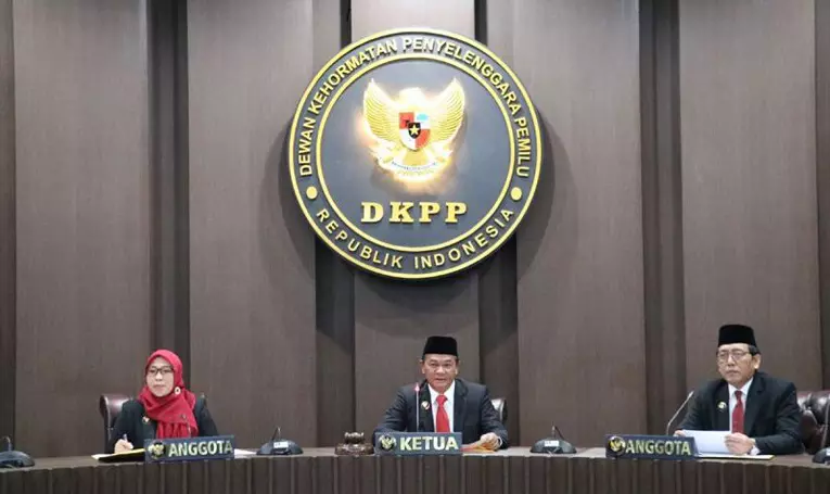 Terima Pencalonan Gibran, Tim Pembela Demokrasi Indonesia 2.0, Minta DKPP Mengeluarkan Komisioner KPU