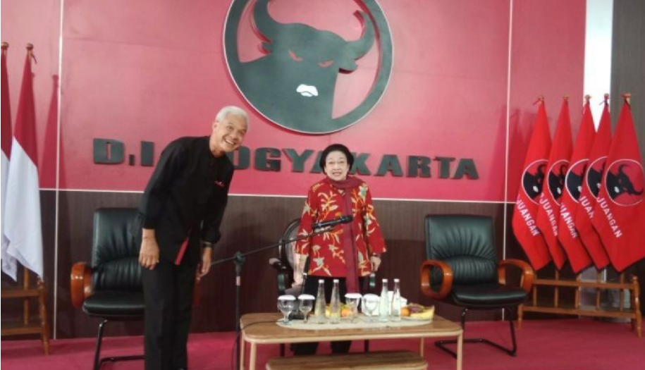 Megawati Soekarnoputri dan Ganjar Pranowo Menonton Final Soekarno Cup di GBK