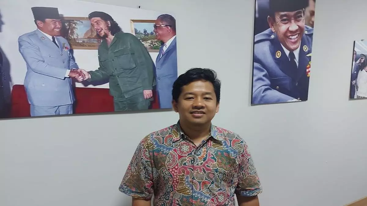 Peneliti SMRC Menyampaikan Ulasan Terhadap Sebutan Nusron Wahid Mengenai Prestasi Gibran yang Sulit Dihadapkan dengan Anak Soekarno dan Soeharto.