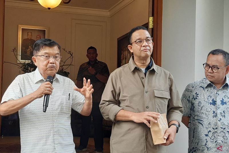 Jusuf Kalla secara resmi mendukung AMIN dalam Pilpres 2024, sementara Ace Hasan Syadzily menegaskan bahwa Golkar tidak akan terganggu.