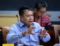 Menteri Komunikasi dan Informatika Memblokir Akun Media Sosial yang Kritis, TB Hasanuddin: Menurutnya, Lebih Terhormat Jika Menteri Komunikasi dan Informatika Mundur Jika Menjadi Partisan Salah Satu Calon Presiden