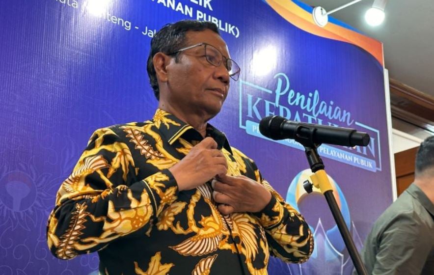 Mahfud MD Memberikan Tanggapan dalam Debat Kedua Pilpres 2024