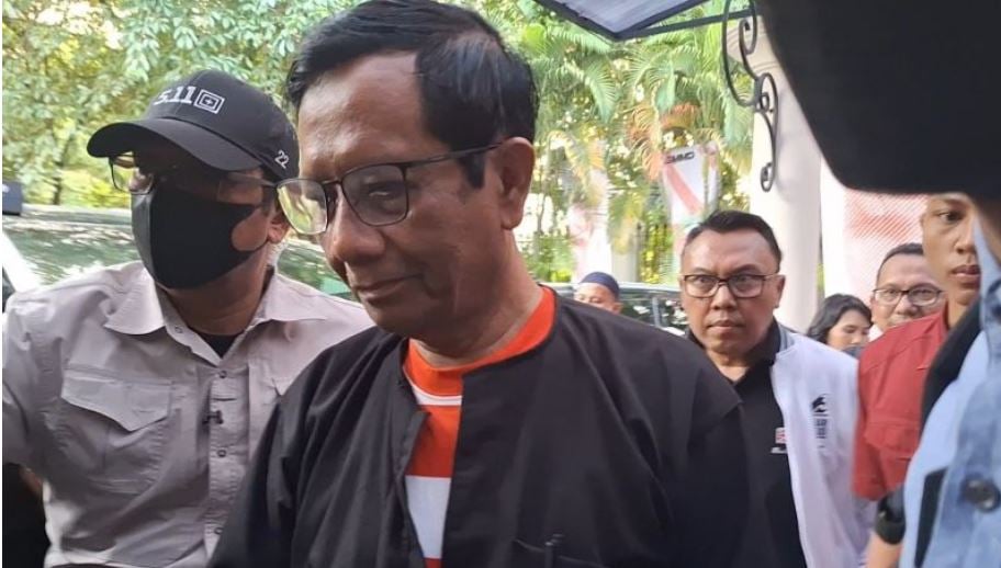 Gibran Diingatkan Lagi Oleh KPU, Namun Mahfud MD Tetap Patuh Pada Aturan Debat