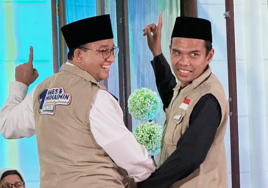 Debat Capres: UAS Mengomentari Pembacaan Doa dan Berkelakar Mengenai Telunjuk Saat Duduk Tasyahud