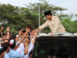 Prabowo Bertemu Warga dan Relawan di Kedai Kopi Aceh Sambil Ngopi: Sensasi Luar Biasa!