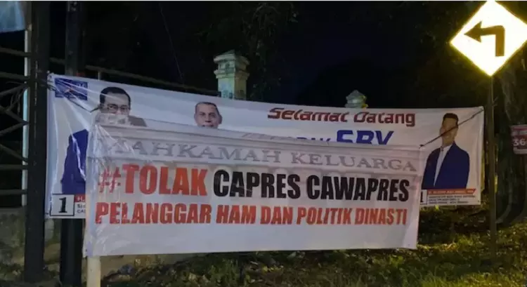 Prabowo Subianto Hadiri Peringatan 19 Tahun Tsunami, Spanduk Penolakan Politik Dinasti Tersebar Luas