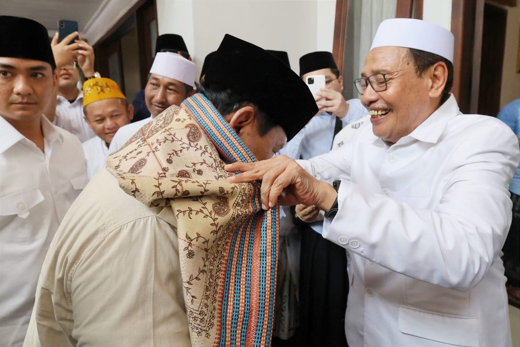 Pimpinan Ponpes Buntet Cirebon Memberikan Dukungan kepada Prabowo-Gibran dalam Pemilihan Presiden 2024