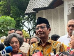 Mahfud MD Mengaitkan Nama Jokowi dan Ahok dalam Kontroversi Hasil Survei yang Beredar