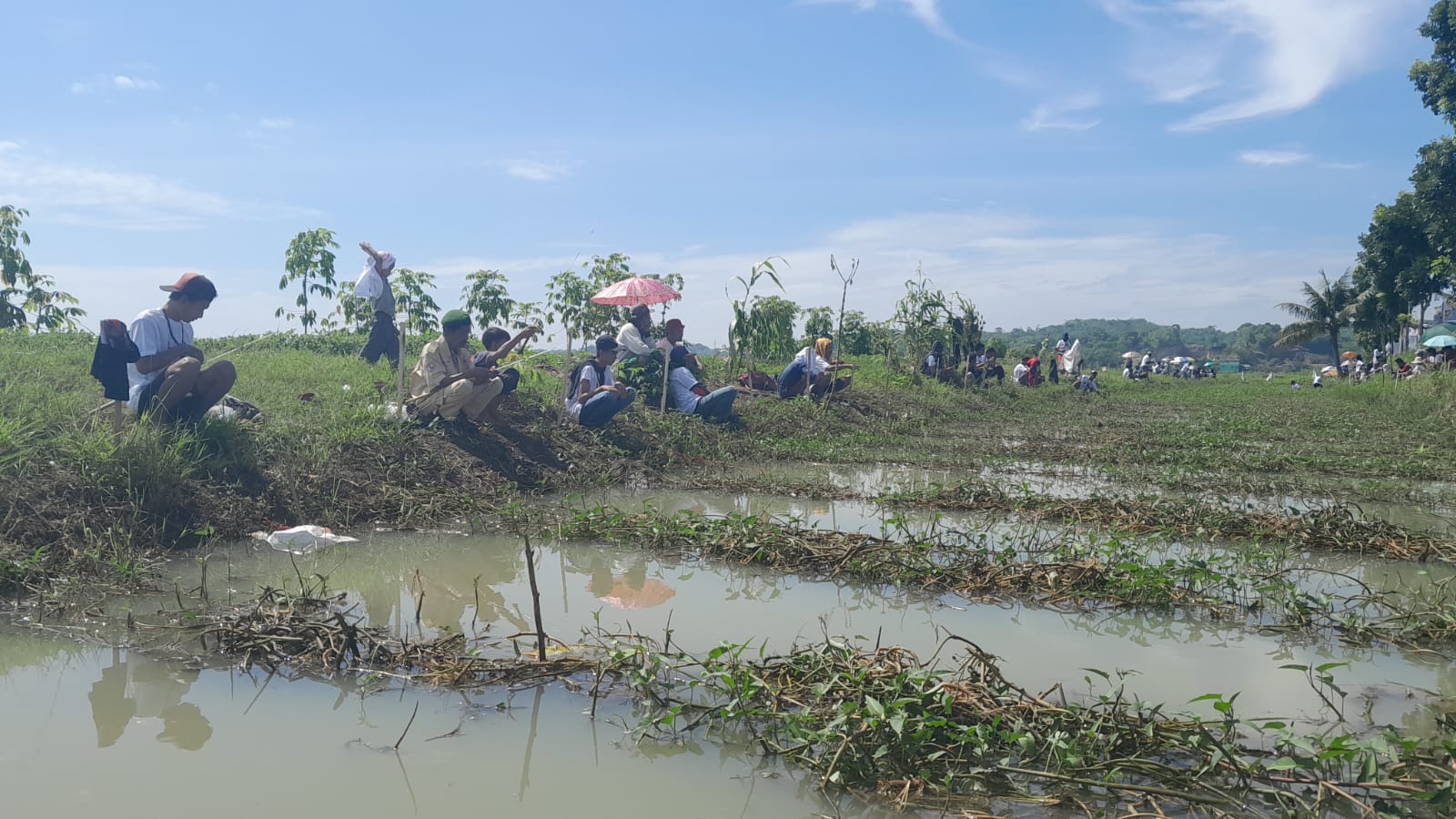 Menarik Suara Ala Caleg DPR RI Dapil Jabar X Rokhmat Ardiyan melalui Mancing Mania di Pangandaran