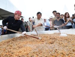 Prabowo Subianto Memasak Bersama Masyarakat Cilincing: Momen Seru!