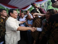 Setiap Kali Bersentuhan dengan Rakyat, Energi Prabowo Bertambah