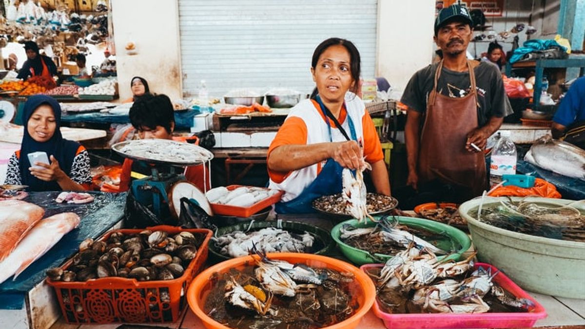 Penyelesaian Paradoks Indonesia: Menuju 100 Tahun Kemerdekaan Indonesia (Menggalang Perekonomian Rakyat)