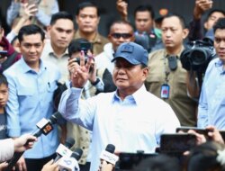 Prabowo Subianto Memilih di TPS: Pilih Sesuai Hati Nurani, Jaga TPS, Tertib, Damai, Tenang