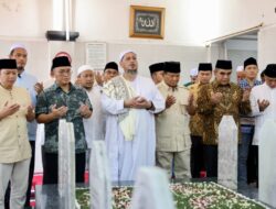 Prabowo Subianto Beberkan Keterkaitan Keluarga Saat Ziarah ke Makam Habib Ali Kwitang