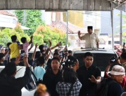 Prabowo Subianto Berkunjung ke Makam Habib Ali Kwitang, Dikunjungi Oleh Ratusan Warga