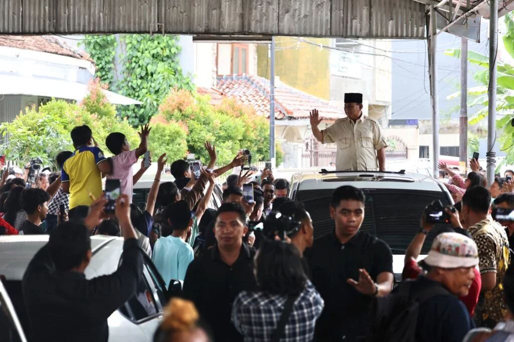 Prabowo Subianto Berkunjung ke Makam Habib Ali Kwitang, Dikunjungi Oleh Ratusan Warga