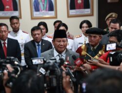 Menteri Pertahanan Prabowo Subianto di Wisuda Unhan: Kerja Keras dan KeCerdasan Akan Bertahan di Tengah Tantangan Zaman