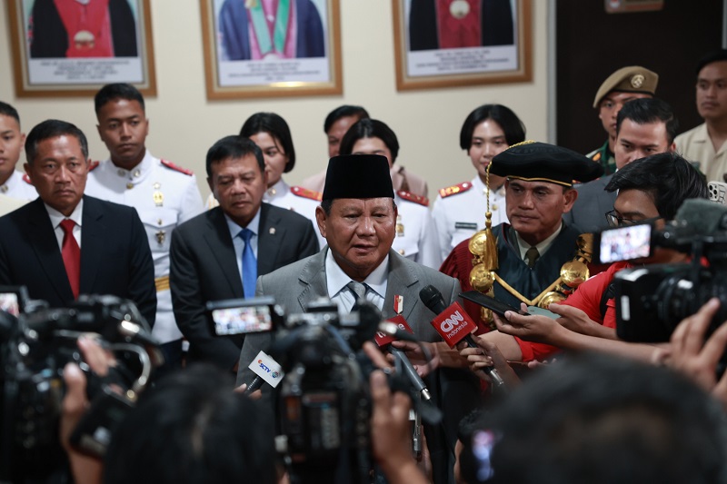 Menteri Pertahanan Prabowo Subianto di Wisuda Unhan: Kerja Keras dan KeCerdasan Akan Bertahan di Tengah Tantangan Zaman