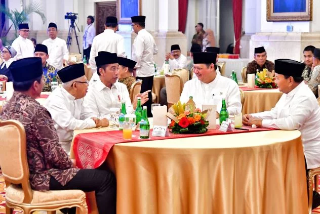 Kedekatan Prabowo Subianto dan Jokowi saat Berbuka Bersama di Istana Negara