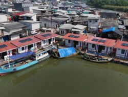 Prabowo Subianto Provides Floating Homes, Jakarta Fishermen’s Village Thanks Him