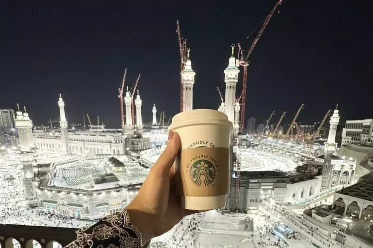 Unggahan Foto Segelas Starbuck di Mekah Mendapat Kritik, Jita Anjani: Jangan Ikut-ikutan Hanya untuk Kelihatan Keren