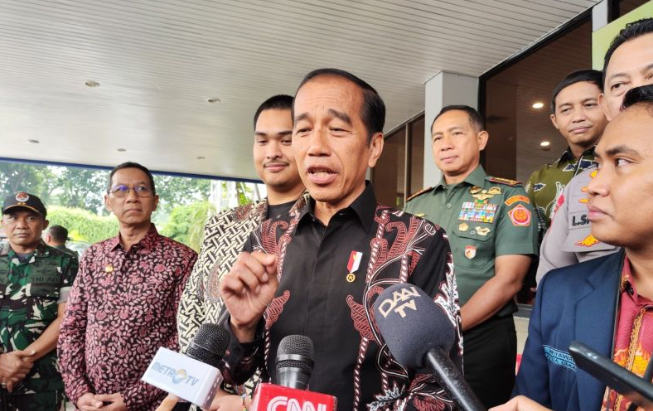 Jokowi: Ah Cuma Foto…