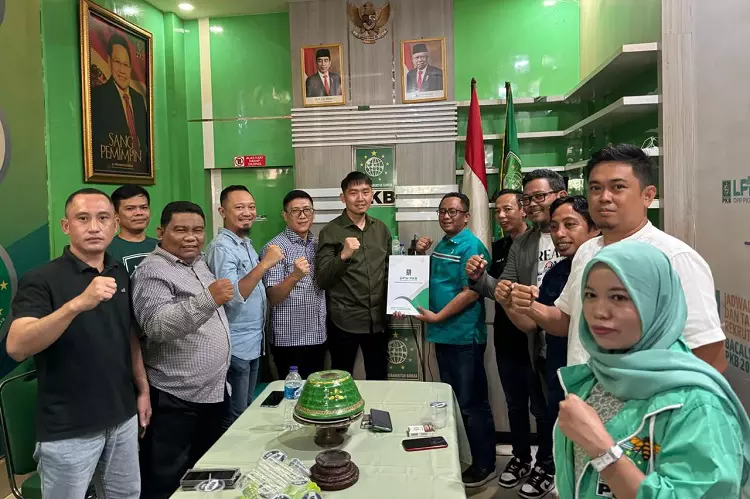 Andi Sudirman Mengambil Formulir Calon Gubernur Sulsel dari Tiga Partai