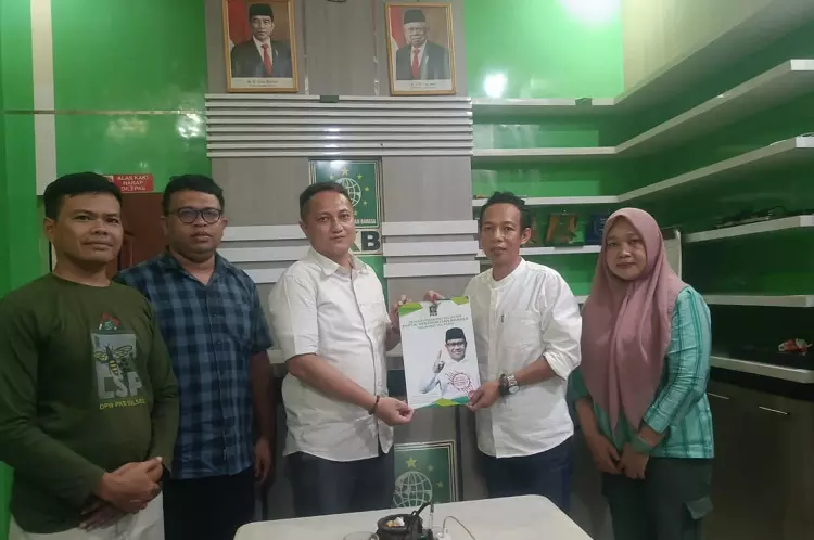 Mantan Pangdam Ambil Formulir di PKB untuk Bakal Calon Gubernur Sulsel