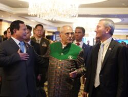 Prabowo Subianto Embraces Timor Leste President Ramos Horta in Heartwarming Moment at IISS Shangri-La Forum