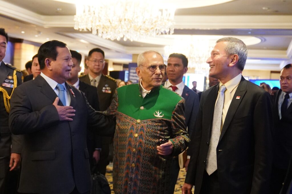 Prabowo Subianto Embraces Timor Leste President Ramos Horta in Heartwarming Moment at IISS Shangri-La Forum