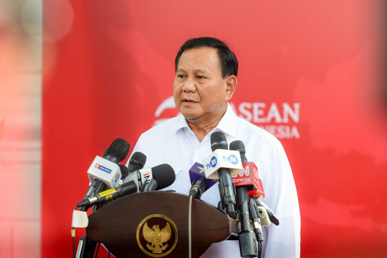 Prabowo di Dalam dan Luar Negeri