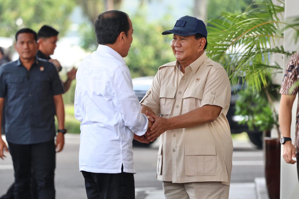 Prabowo Subianto Meets Jokowi at Halim Airport, Personally Offers Birthday Greetings