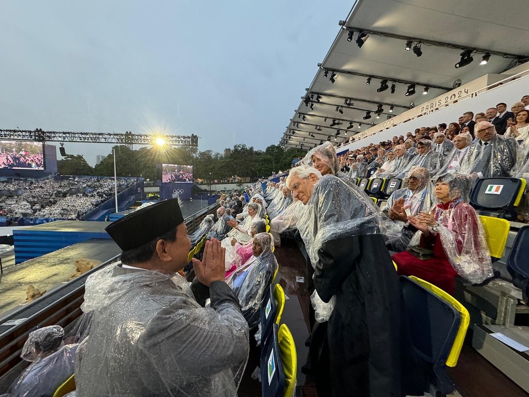 Prabowo Subianto Attends Paris 2024 Olympic Opening Ceremony to Support Indonesian Contingent