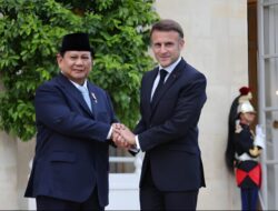 Prabowo Subianto Received at the Élysée Palace by Macron with Honor Guard