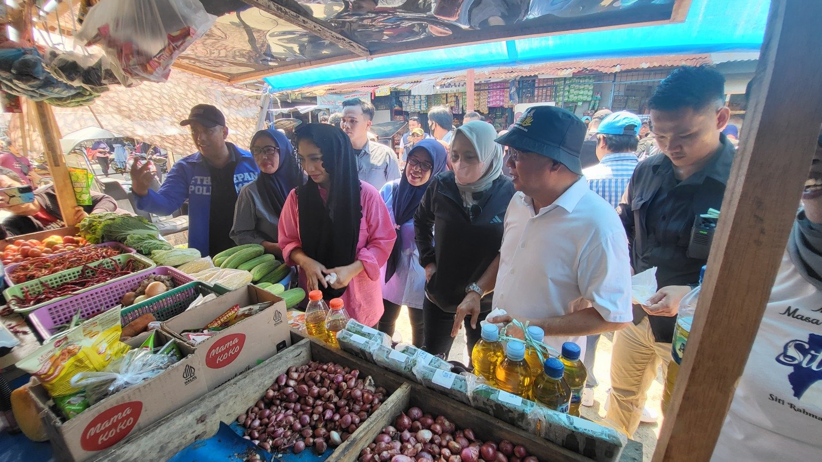 Pedagang Pasar Baru Siti yang Dikunjungi Pasangan Bebas: Harap Perhatikan Kesejahteraan Kami