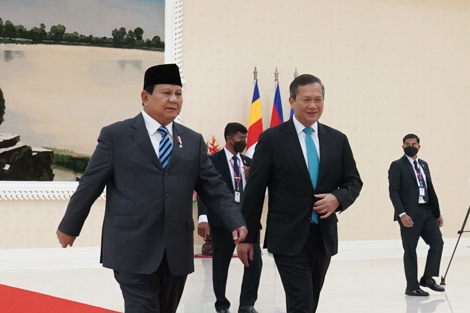 Prabowo Subianto Meets with Cambodian PM and Senate President, Enhancing ASEAN Development Collaboration