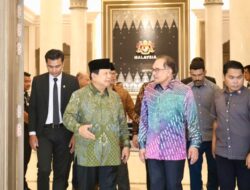 Prabowo Subianto Reunites with Anwar Ibrahim, Invites Him to His Inauguration