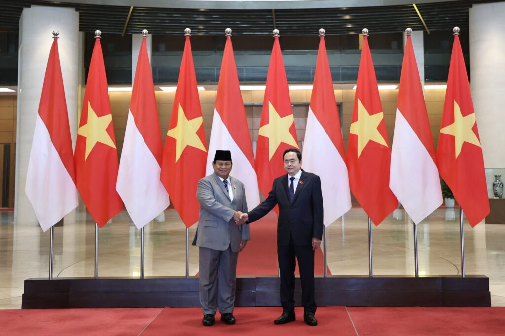 Prabowo Subianto Meets National Assembly Chair to Discuss Cooperation Potential After Meeting Vietnam’s President