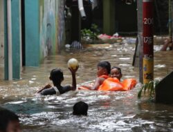 Banjir Jakarta: 52 RT dan 22 Jalan Terendam, Solusi & Analisis