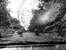 Truk Terjun Jalan Layang Tol Cibitung-Priok: Pecah Ban?