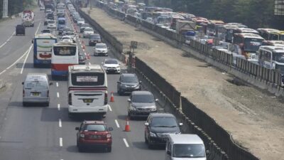 Mulai Hari Ini: Rekayasa Contraflow Tol Cikampek KM 47-70