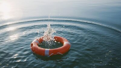 Speedboat Angkut Mudik Terdampar di Pulau Haruku: Kisah Terselamatkan