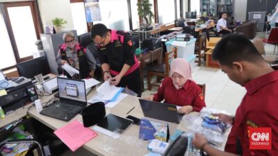 Geledah Kantor Dinas Pendidikan Jatim Terkait Korupsi Rp65 M: Berita Terbaru