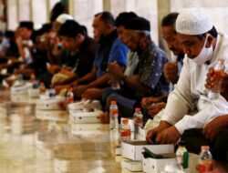 Bukber Ramadan di Masjid Istiqlal dengan 3.500 Boks Nasi Harian