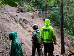 Penemuan Korban Longsor Mojokerto: Berita Terkini
