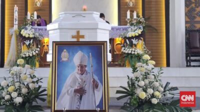 Kisah Inspiratif Uskup Petrus Turang di Kupang