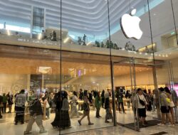 Apple Pindah Produksi iPhone ke India Akibat Tarif Impor